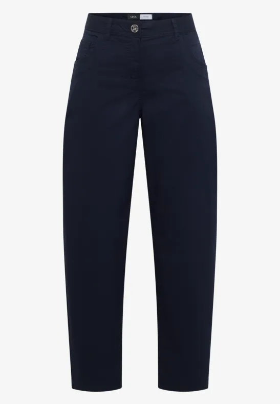 Elegante dunkelblaue Chinohose mit geradem Schnitt, klassischem Bund und Taschen.