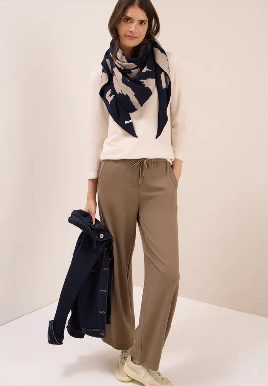 Foulard triangulaire à motifs urban dark blue