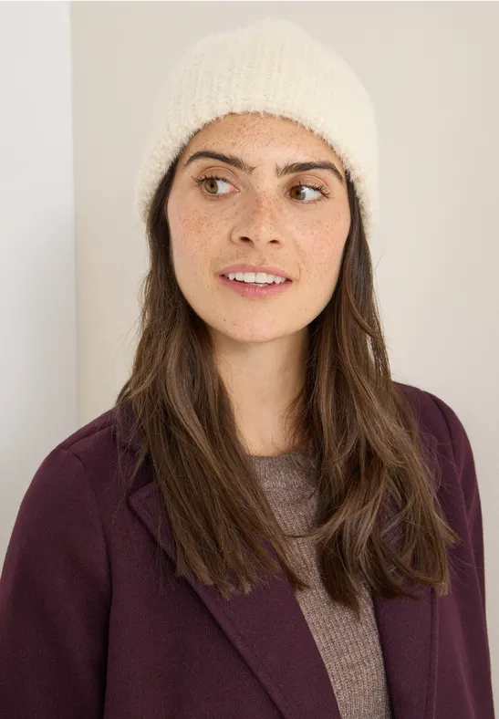 Kuschelige Strickmütze creamy white