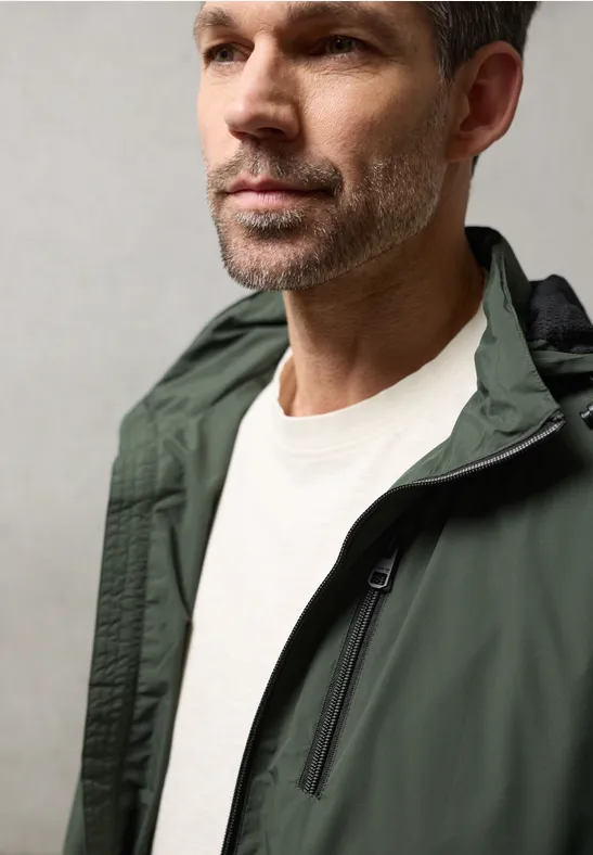 Jas met capuchon in de kraag safari green