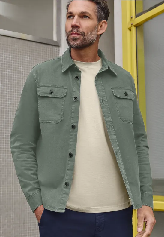 Overshirt farbowany metodą Garment Dye dusty mint