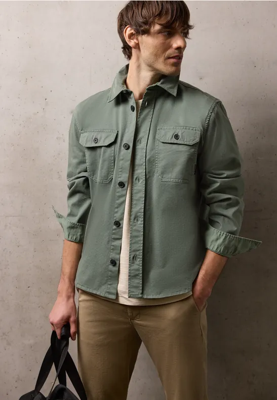 Overshirt farbowany metodą Garment Dye dusty mint