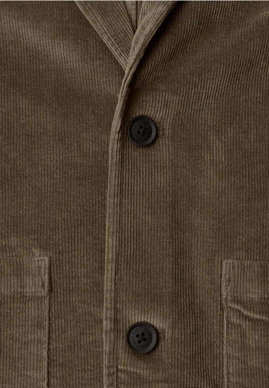 Braune Cordjacke mit Revers, Knopfleiste und aufgesetzten Taschen.