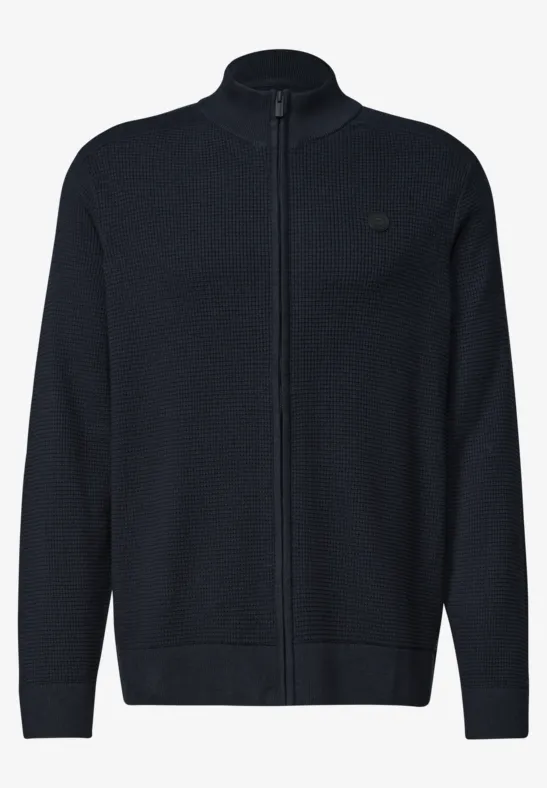 Klassische dunkelblaue Strickjacke mit Reißverschluss, Stehkragen, gerippten Bündchen und kleinem Brustlogo.