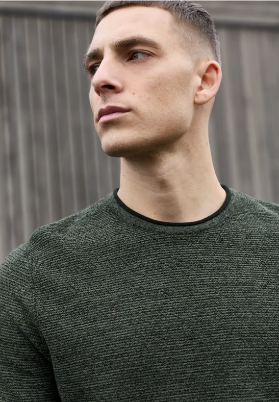 Pull à col ras du cou structuré timeless green