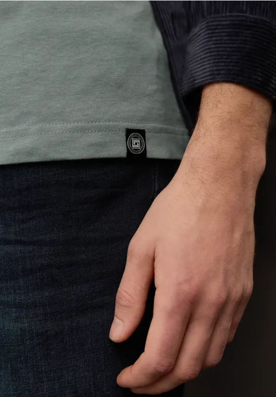 Basic T-Shirt in Unifarbe dusty mint