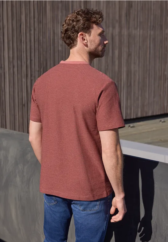 Shirt met ronde hals en fijne strepen sunrise red