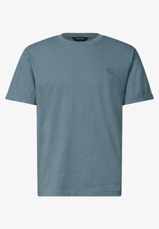 Schlichtes kurzärmeliges T-Shirt in blau-grau mit Rundhalsausschnitt und kleinem Brust-Logo.