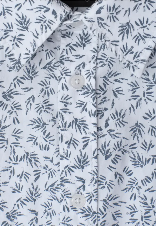 Weißes Hemd mit blauem Blattmuster
