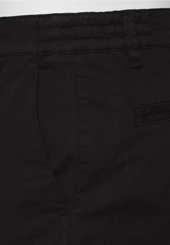 Slim Leg Chino mit Stretchbund Black