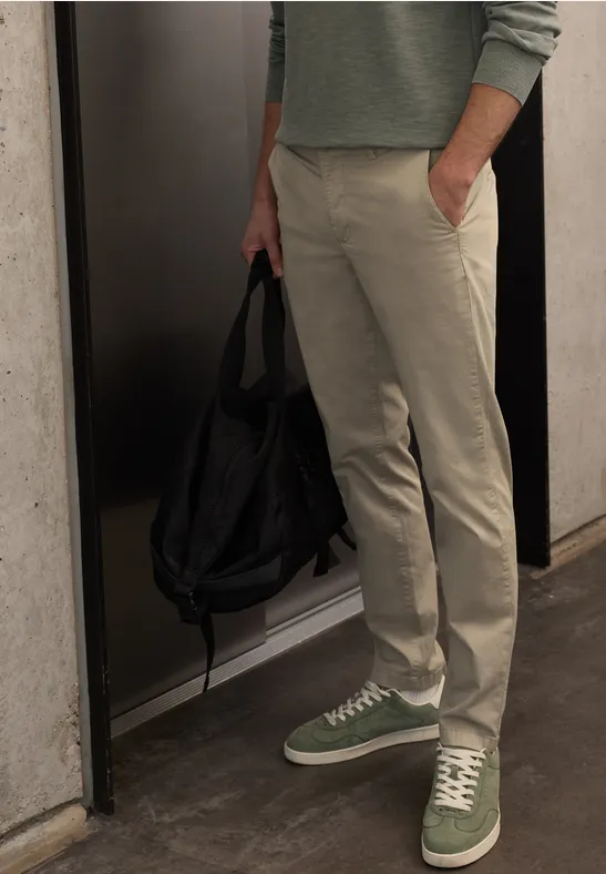 Chino avec ceinture stretch warm sand