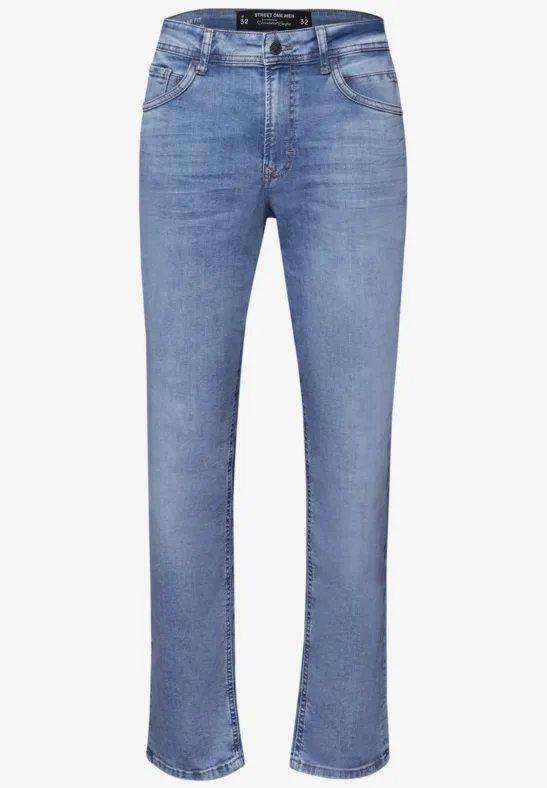 Straight Leg Jeans light blue wash