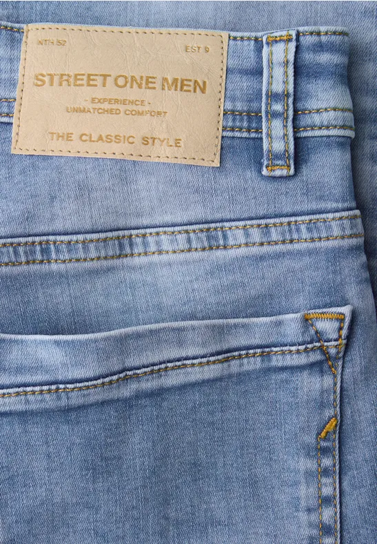 Slim Leg Jeans light blue wash