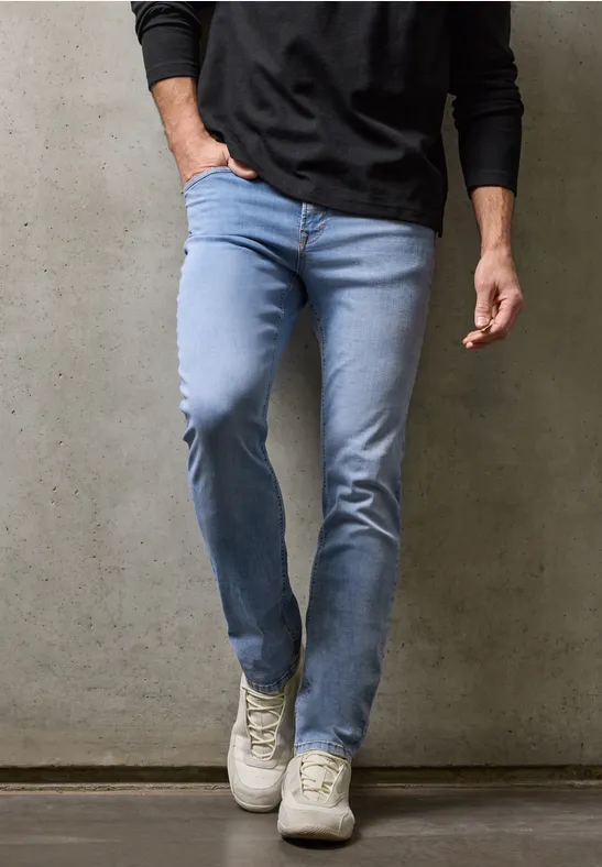 Slim Leg Jeans light blue wash