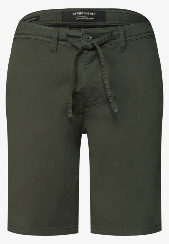 Dunkelgrüne Chino-Shorts mit Bindegürtel und Knopfverschluss.