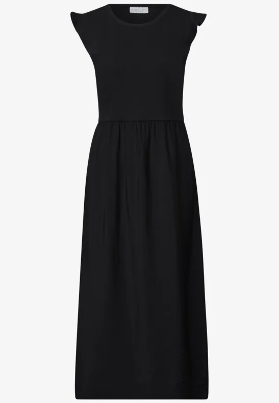 Robe midi noire légèrement évasée, taille marquée et épaules tombantes