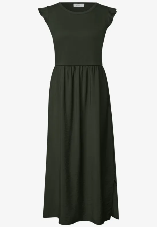 Robe longue vert foncé sans manches, taille cintrée et jupe ample avec encolure ronde.