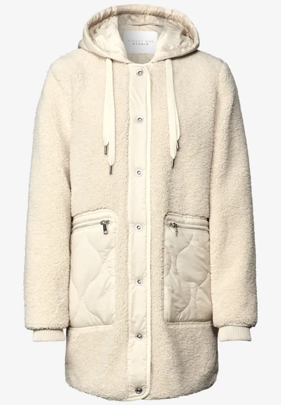 Manteau en peluche avec capuche savannah sand