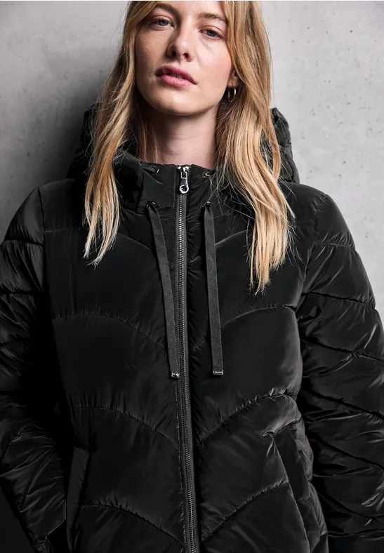 Jacke mit Wellen-Steppung Black