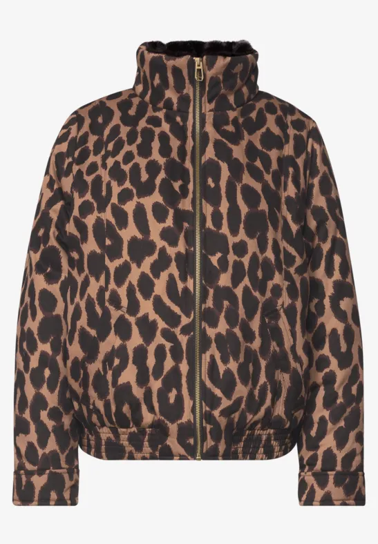 Leopardmuster-Jacke mit Reißverschluss und Stehkragen.