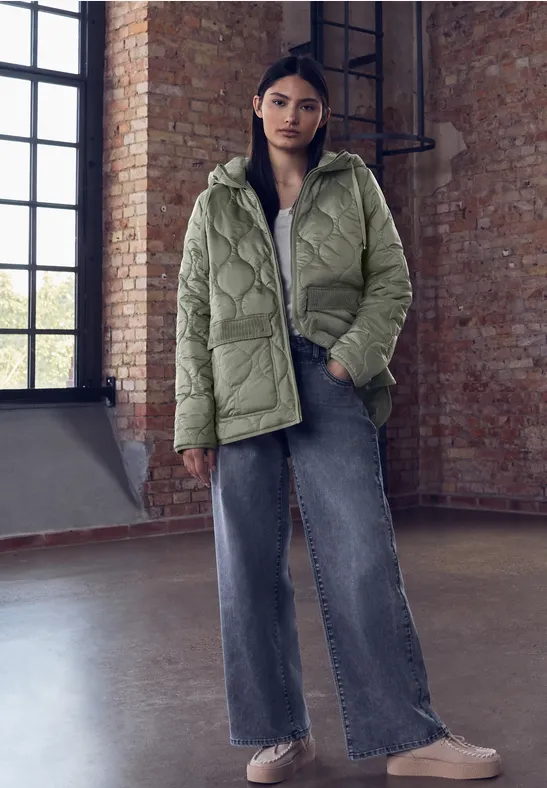 Veste matelassée avec capuche null