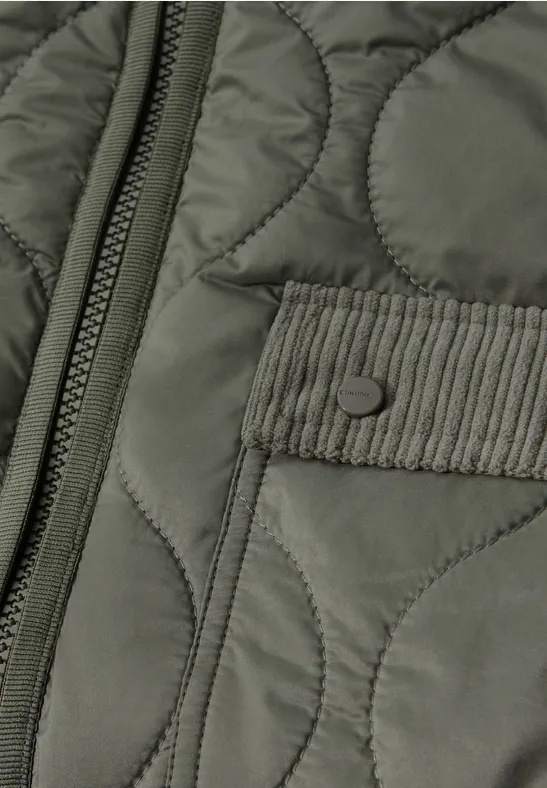 Veste matelassée avec capuche null