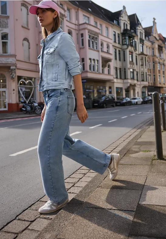 Jeansjacke mit Brusttaschen und Knöpfen Ultra Bleach Wash