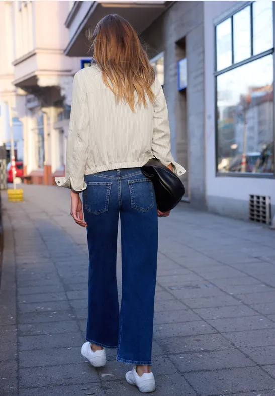 Blouson avec fermeture éclair et rayures soft beige