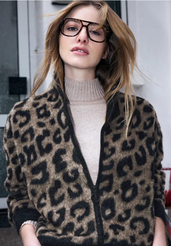 Flauschiger Leo Cardigan Black