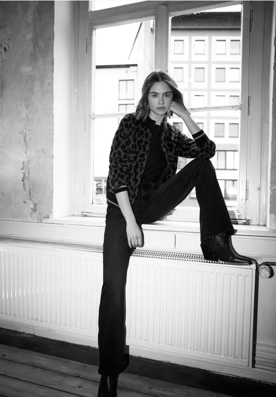 Leo jacquard vest java brown