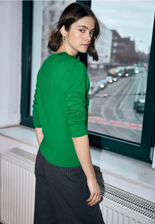 Pullover im Feinstrick bold green