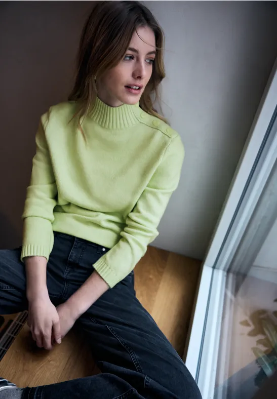 Pullover mit Knopfdetail flare green mel.