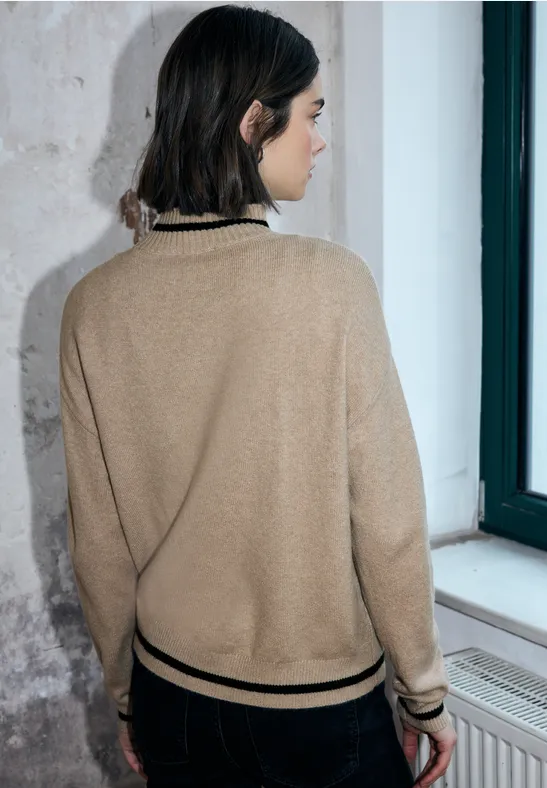 Pull jacquard à cœur buffed beige mel.