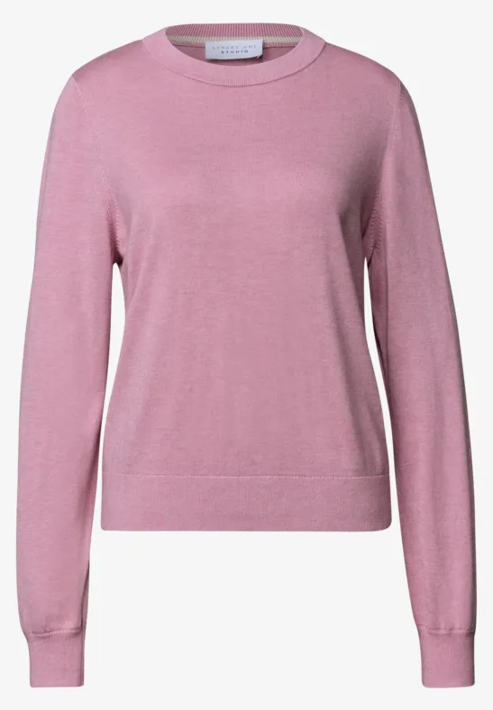 Rosa Pullover mit Rundhalsausschnitt und langen Ärmeln.