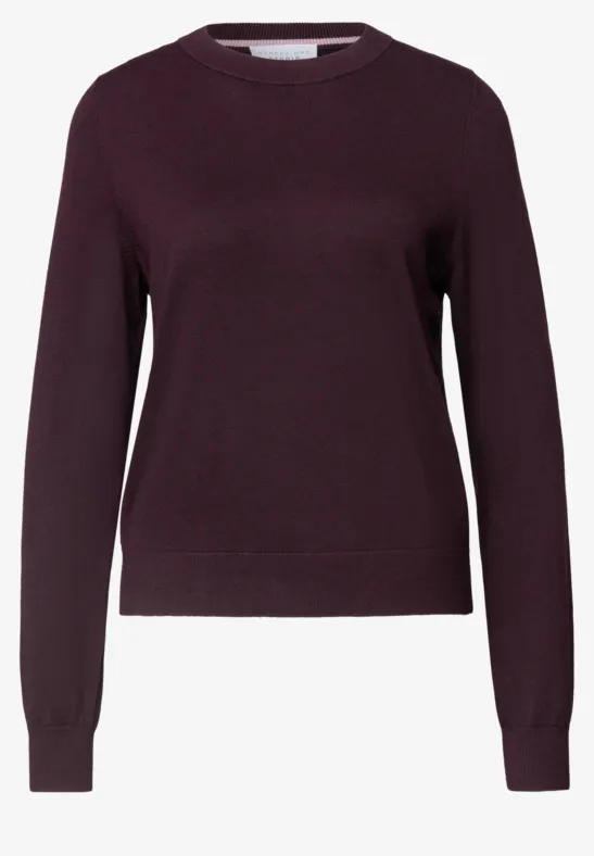 Dunkelvioletter, schlichter Pullover mit Rundhalsausschnitt und langen Ärmeln.