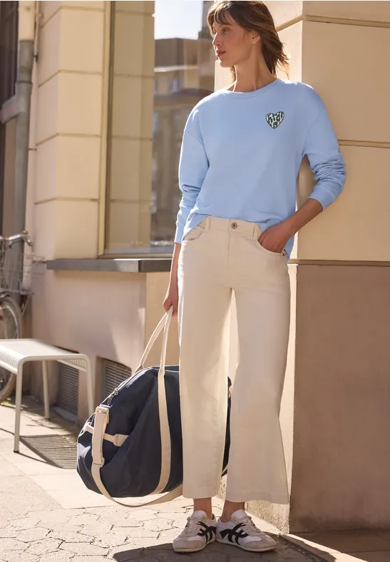 Cosy sweatshirt met leo hartje sky lavender blue