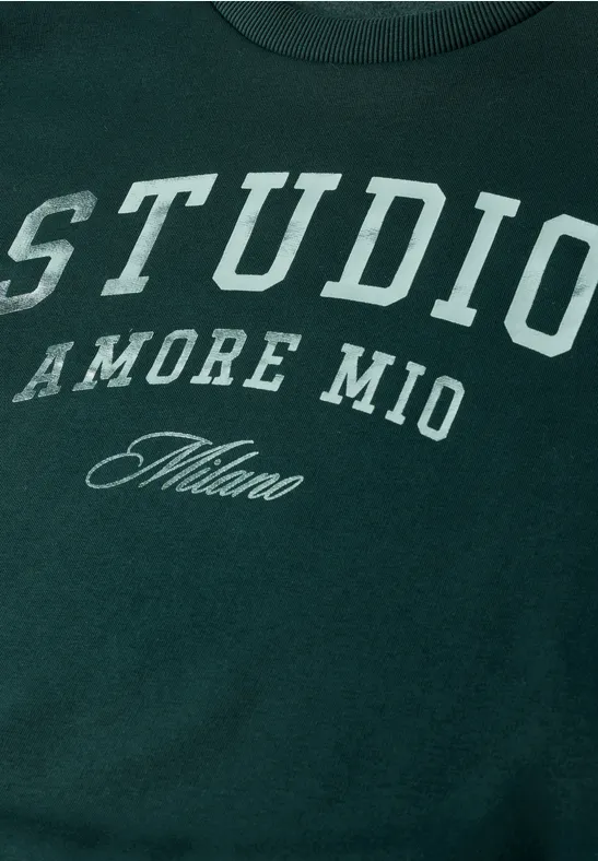 Ciemnozielona bluza z białym napisem 'STUDIO AMORE MIO Milano'