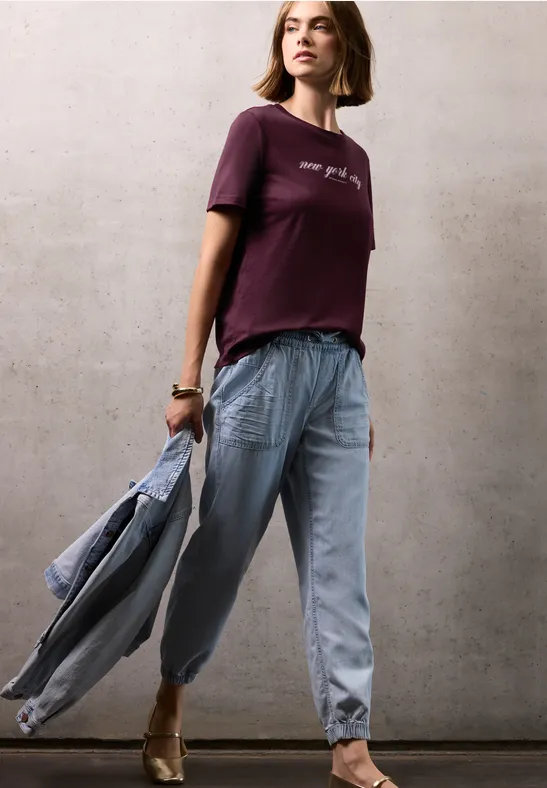 T-Shirt mit Wording dark plum red