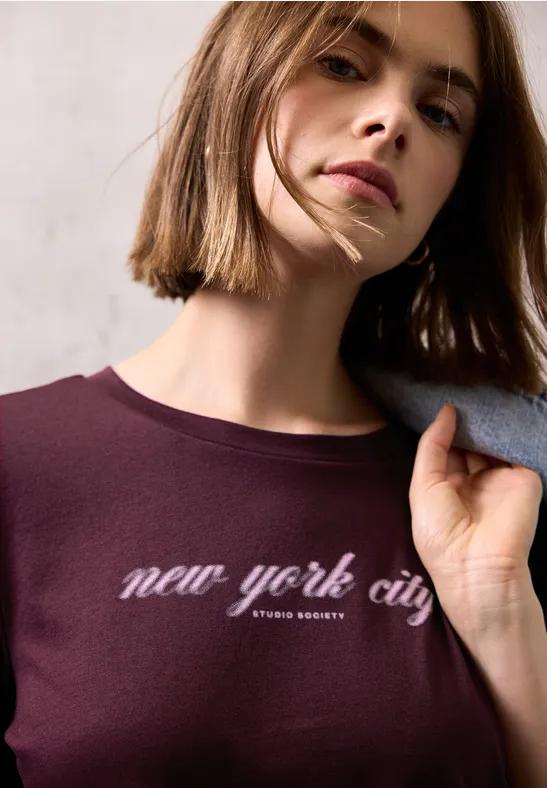 T-Shirt mit Wording dark plum red