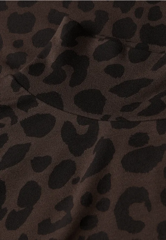 Jerseyshirt mit Leo-Muster dark auburn brown