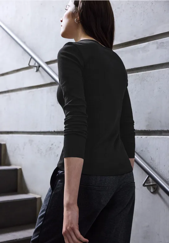 Rippshirt mit Knopfdetail Black