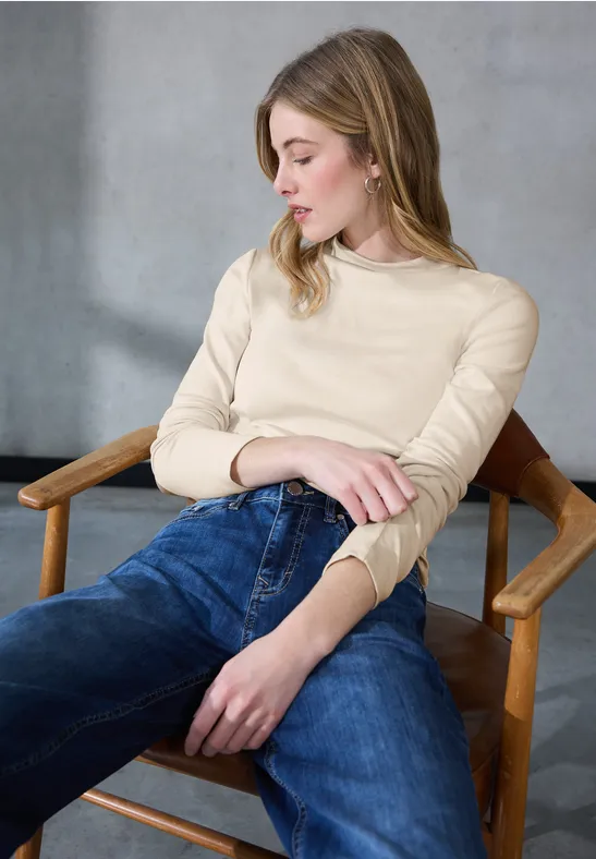 Basic Turtleneck Shirt soft beige
