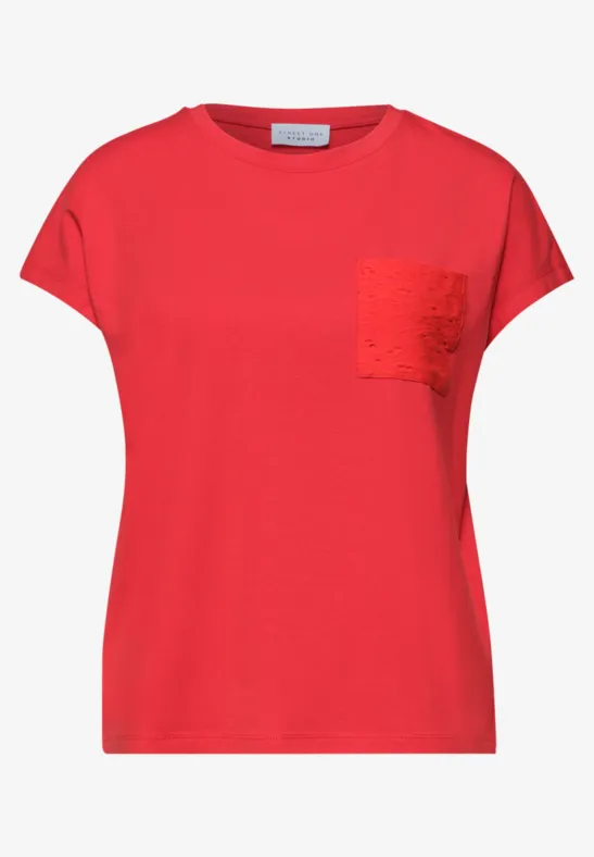 Shirt met ronde hals en kanten zakje chili red