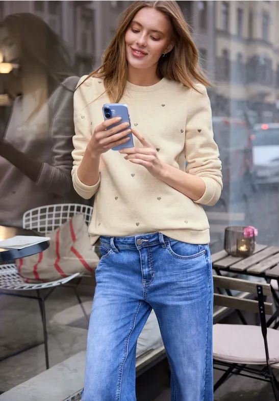 Shirt mit Herzstickerei stone sand mel.