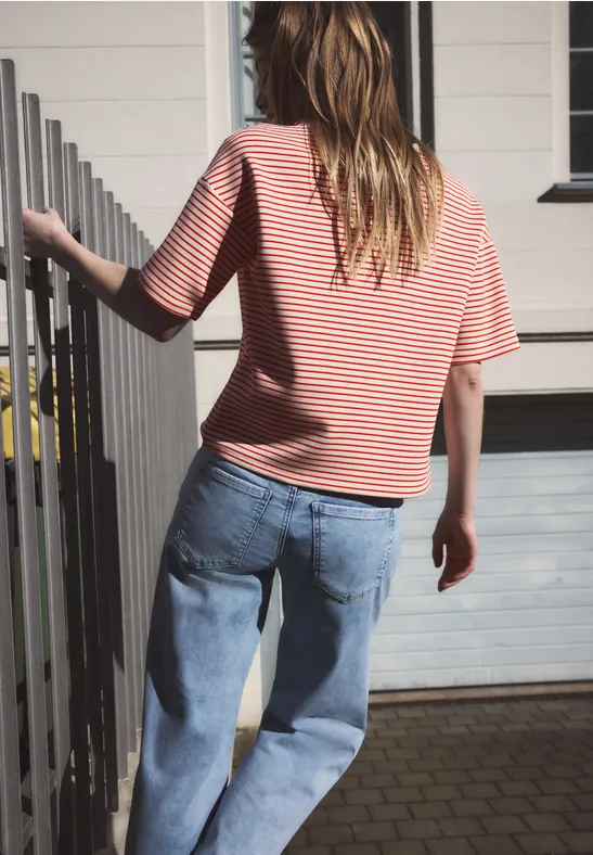 Fein gestreiftes Scuba T-Shirt torch red