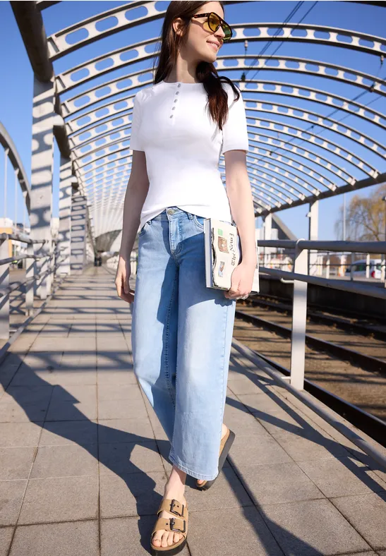 Basic T-Shirt in Rippstruktur White