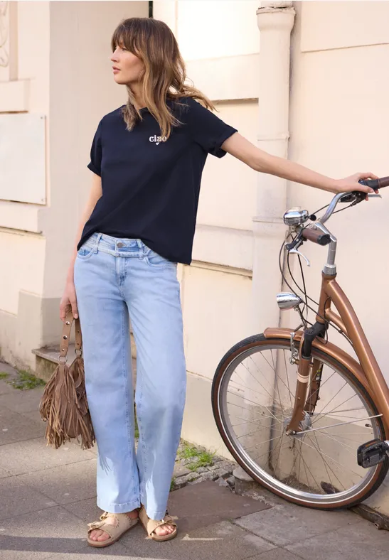 Basic Shirt met gedetailleerde print midnight muse