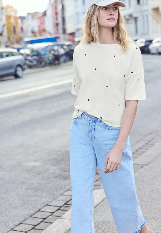 T-Shirt mit Rundhals und Herzprint off white