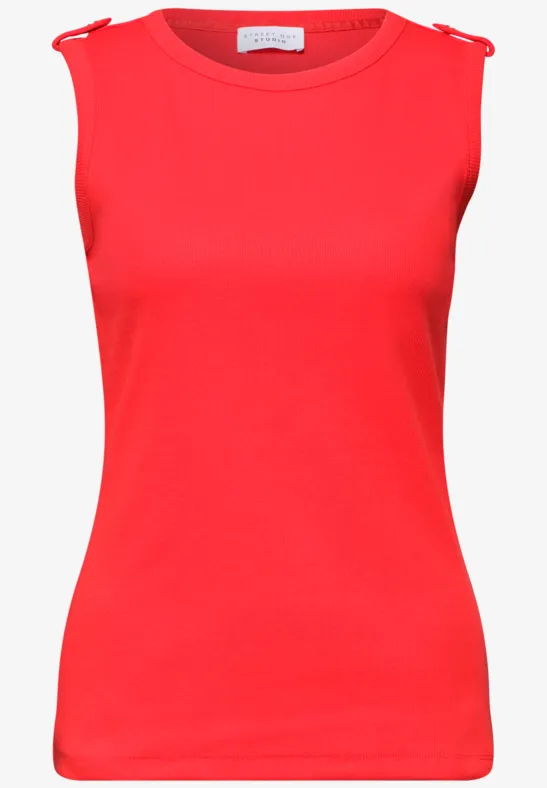 Rode mouwloze dames top met ronde hals en subtiele schouderdetails.