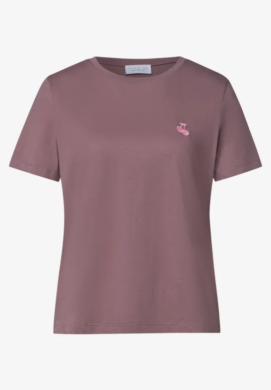 Schlichtes kurzärmeliges Damen-T-Shirt in Altrosa mit rundem Ausschnitt und kleinem pinkem Logo auf der Brust.